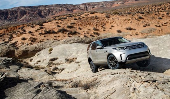 Indus Silver Discovery driving through the red cliffs of Utah